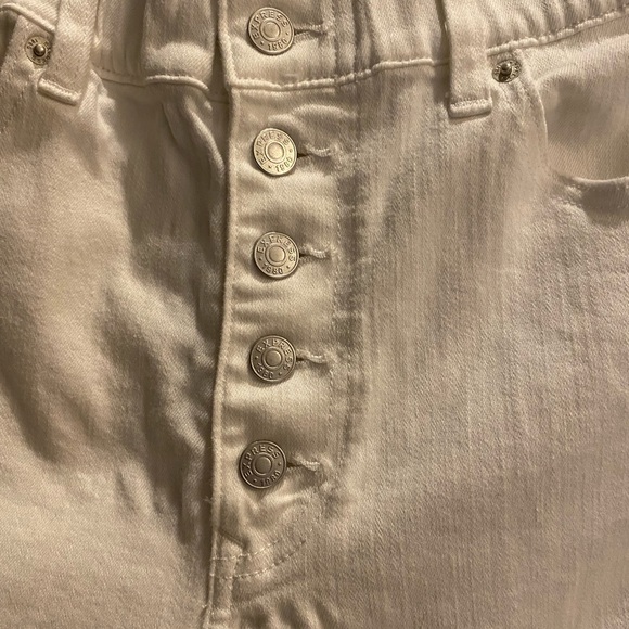 Express High-Waisted Shorts with Button Closure - Picture 3 of 6